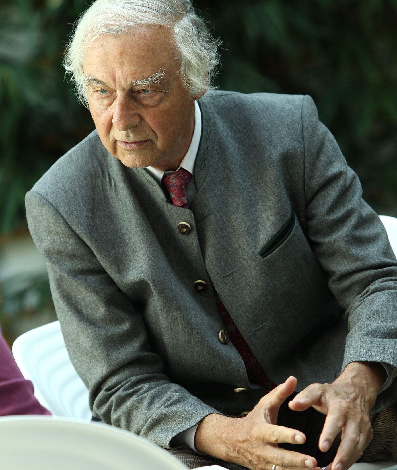 Portrait photograph of Professor Robert Huber.