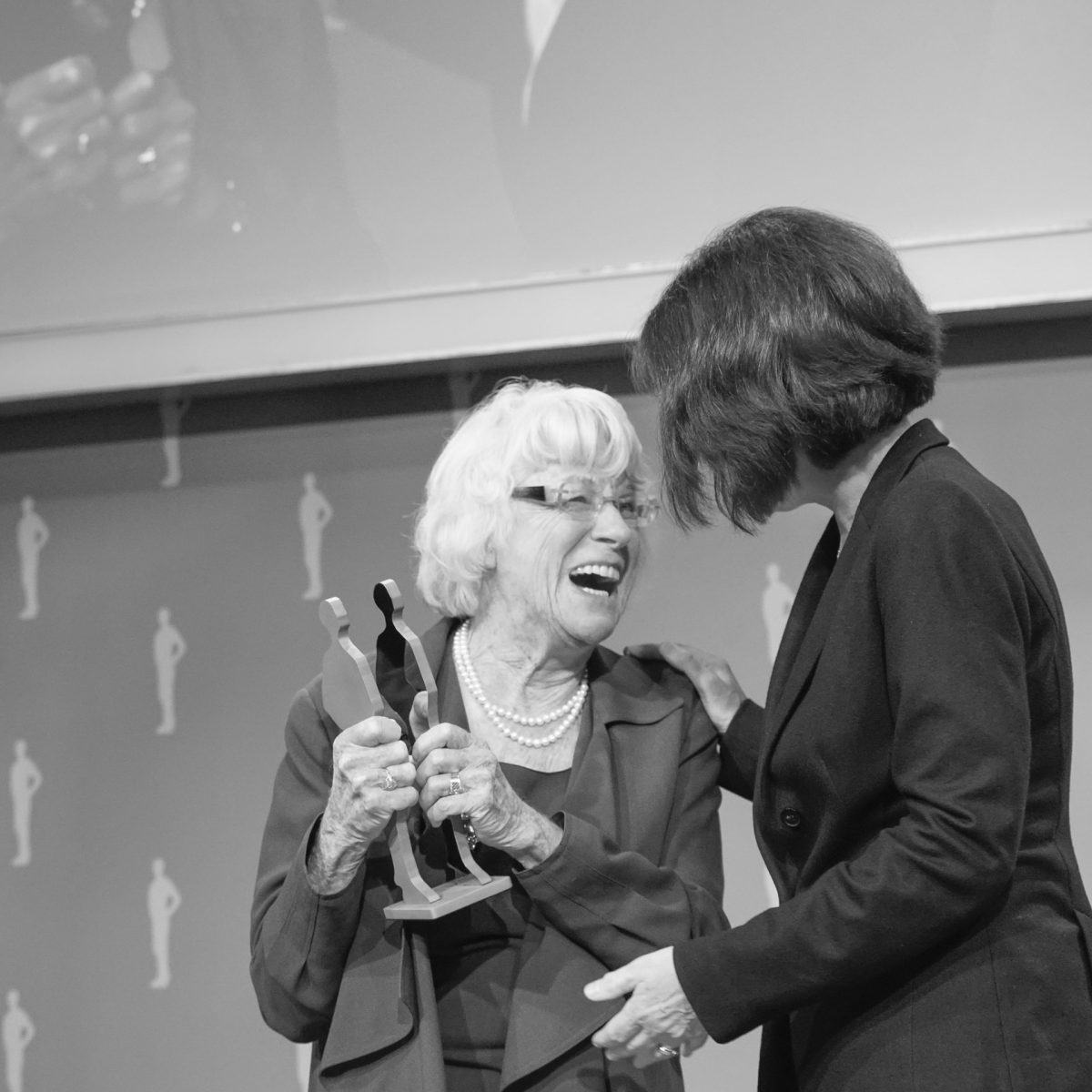 Maren Heinzerling receives the Deutscher Bürgerpreis.