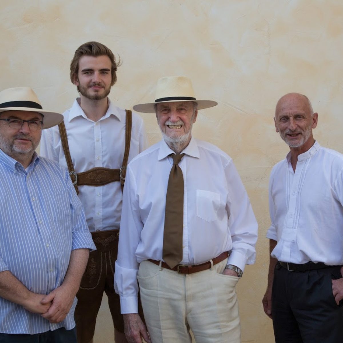 TUM Alumni Konstantin Lackner, Robert Schreiter, Josef Rampl and Michael Rieder celebrate the head of the family's 100th birthday.