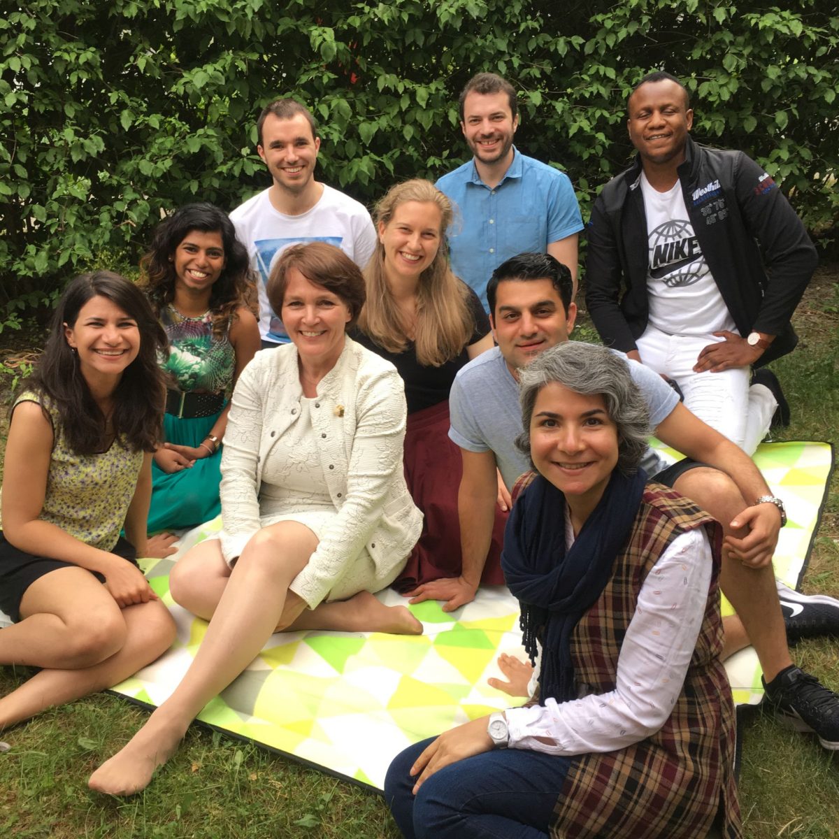 TUM Alumna Katrin Kredel mit ihren Mentees aus dem TUM Mentoring Programm.