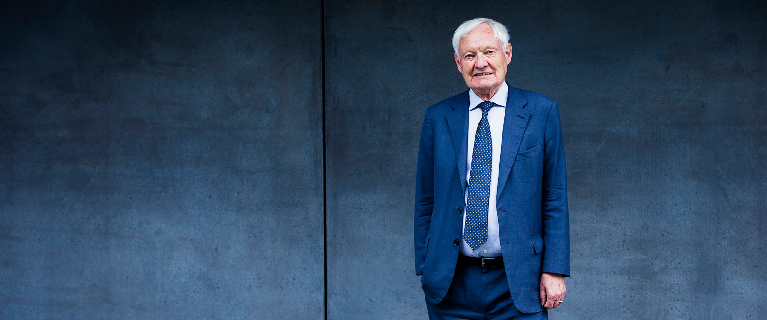 Portrait of TUM alumnus and Nobel Prize winner Joachim Frank.
