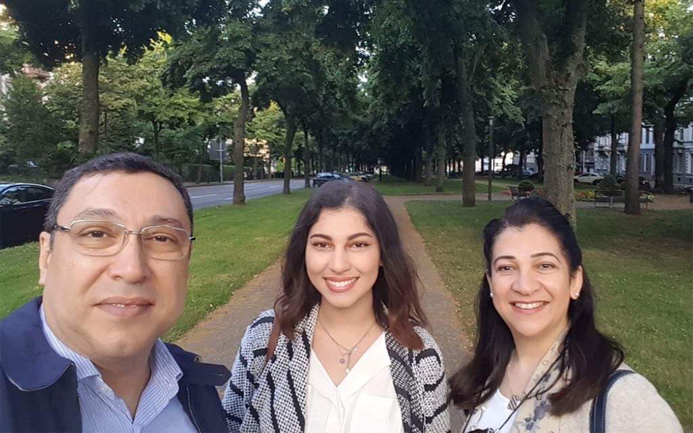 Prof. Dr. Inas Abdelaziz und Prof. Dr. Hossam Sherif mit ihrer Tochter