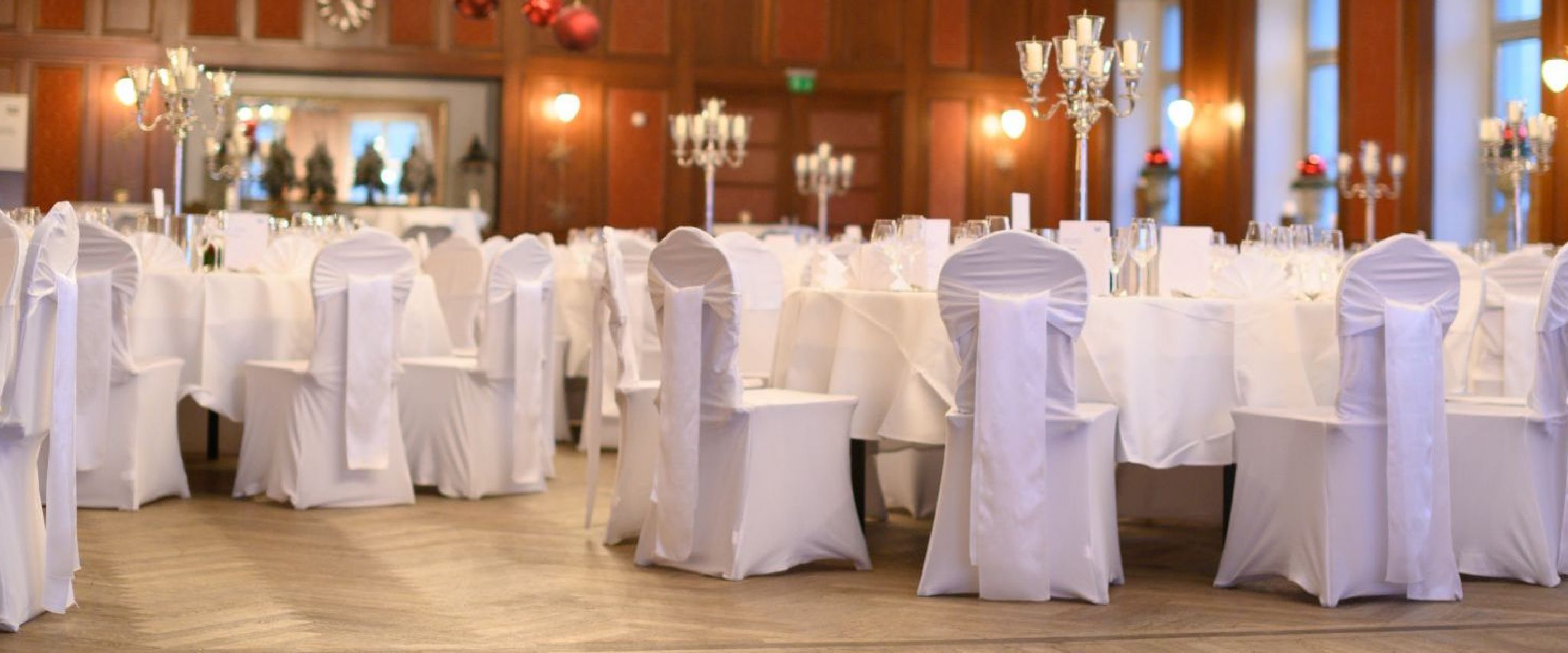Festlich gedeckte Tische für das President´s Alumni Dinner
