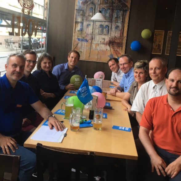 TUM Alumni beim gemeinsamen Stammtisch in Karlsruhe.