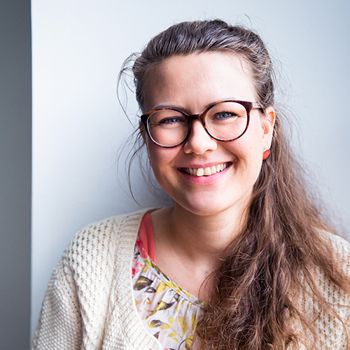 Portrait picture of Tabea Riemensperger.