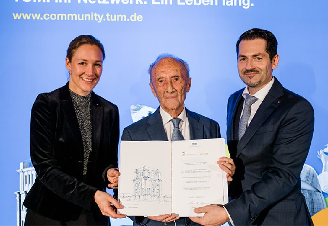 Portrait photograph of Prof. Dr. Claudia Peus, Prof. Dr. Wolfram Ruhenstroth-Bauer and TUM President Thomas F. Hofmann