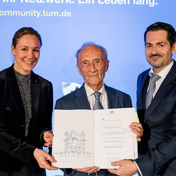 Portrait photograph of Prof. Dr. Claudia Peus, Prof. Dr. Wolfram Ruhenstroth-Bauer and TUM President Thomas F. Hofmann