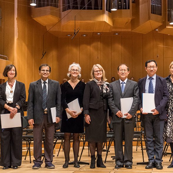 Gruppenbild der TUM Ambassadors 2019 mit Vizepräsidentin Juliane Winkelmann und TUM-Präsident Thomas F. Hofmann.