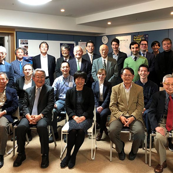 groupfoto of TUM Alumni in japan.