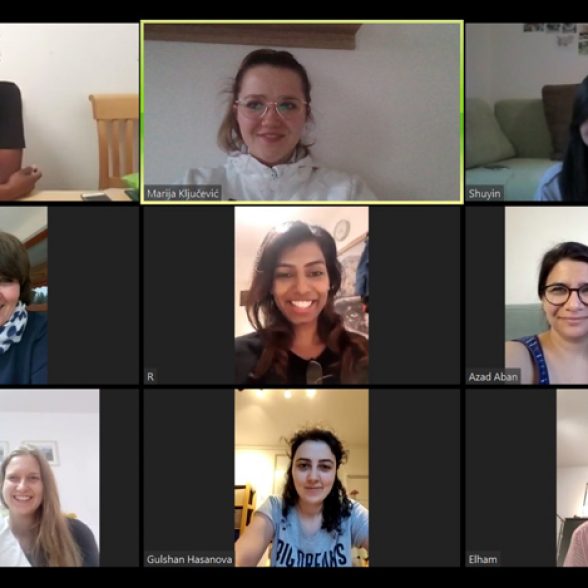 the mentees of TUM Alumna Katrin Kredel congratulate her on her birthday on Zoom.