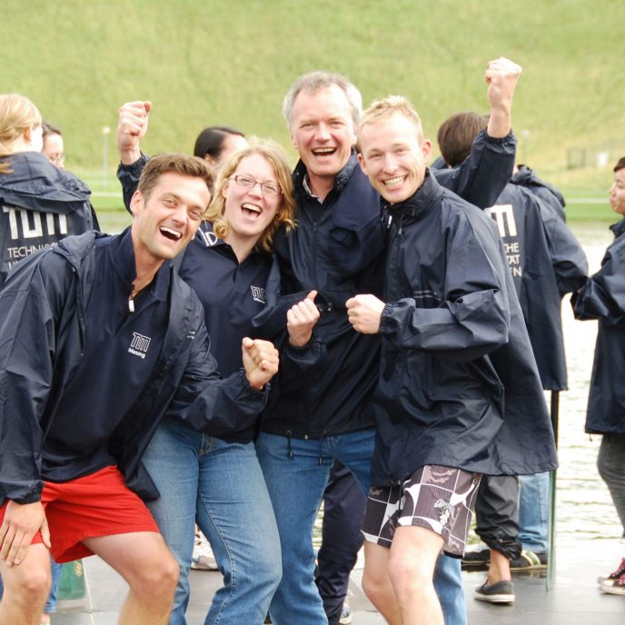 TUM Mentoring Team at the Dragon boat race