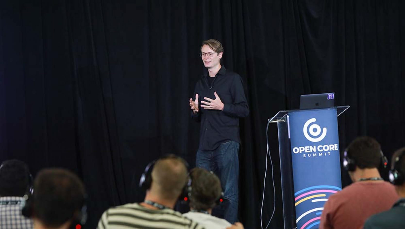 In 2019 the first annual conference for the commercial use of open source software took place in San Francisco. As a proven expert, TUM Alumni Tobias Knaup was a speaker at the opening event of the Open Core Summit (photo: Open Core Summit).