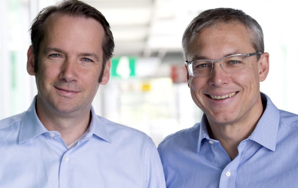 Roman Zantl (l.) und Valentin Kahl promovierten beide am Lehrstuhl für Biophysik und gründeten direkt nach Studienabschluss ihre gemeinsame Firma.