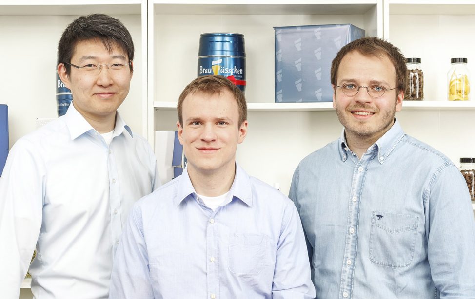 TUM Alumni Ping Lu, Dominik Gruber und Wolfgang Westermeier.