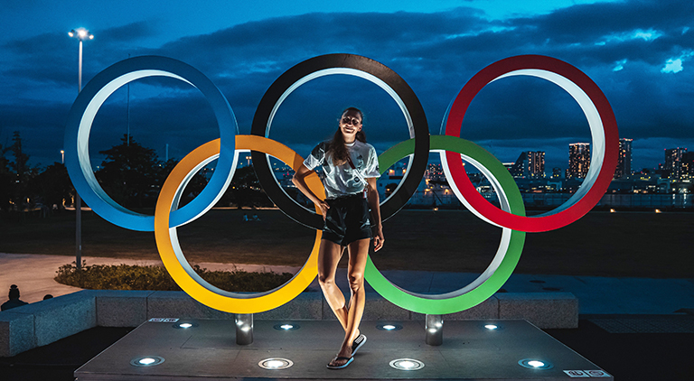Christina Hering mit den olympischen Ringen.