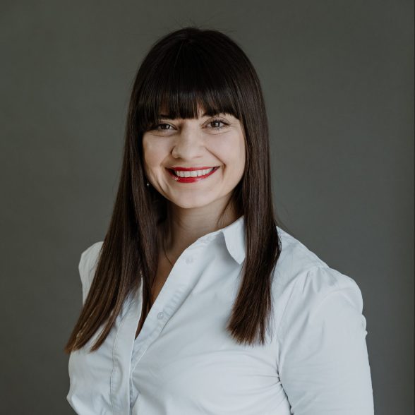 Dr. Tina Ruseva