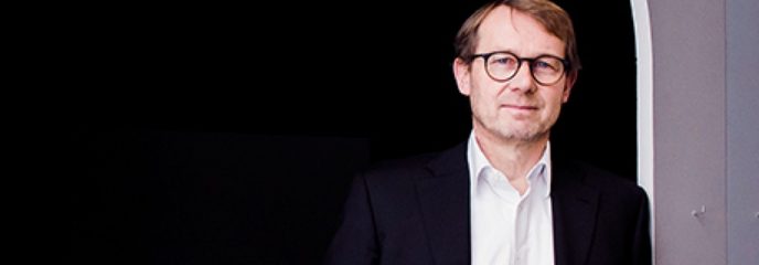 TUM Alumnus, Prof. Andreas Meck, im Architekturmuseum der TUM in der Pinakothek der Moderne.
