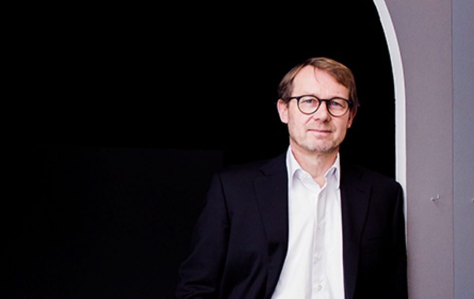 TUM Alumnus, Prof. Andreas Meck, im Architekturmuseum der TUM in der Pinakothek der Moderne.