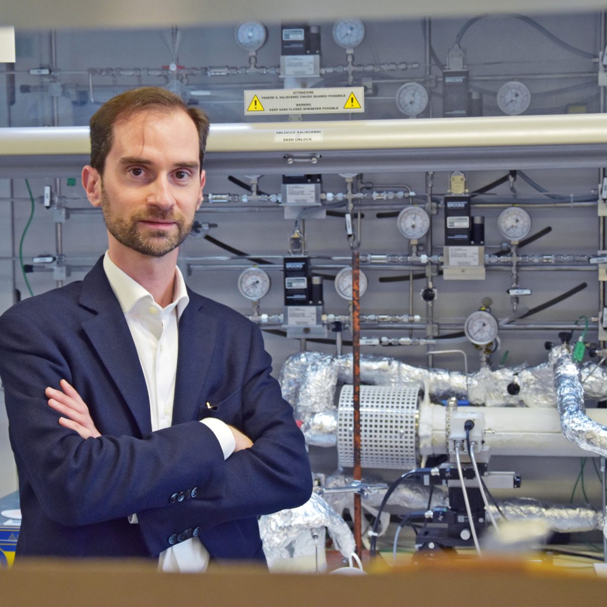 TUM Ambassador Matteo Maestri in his lab at the Politecnico di Milano.