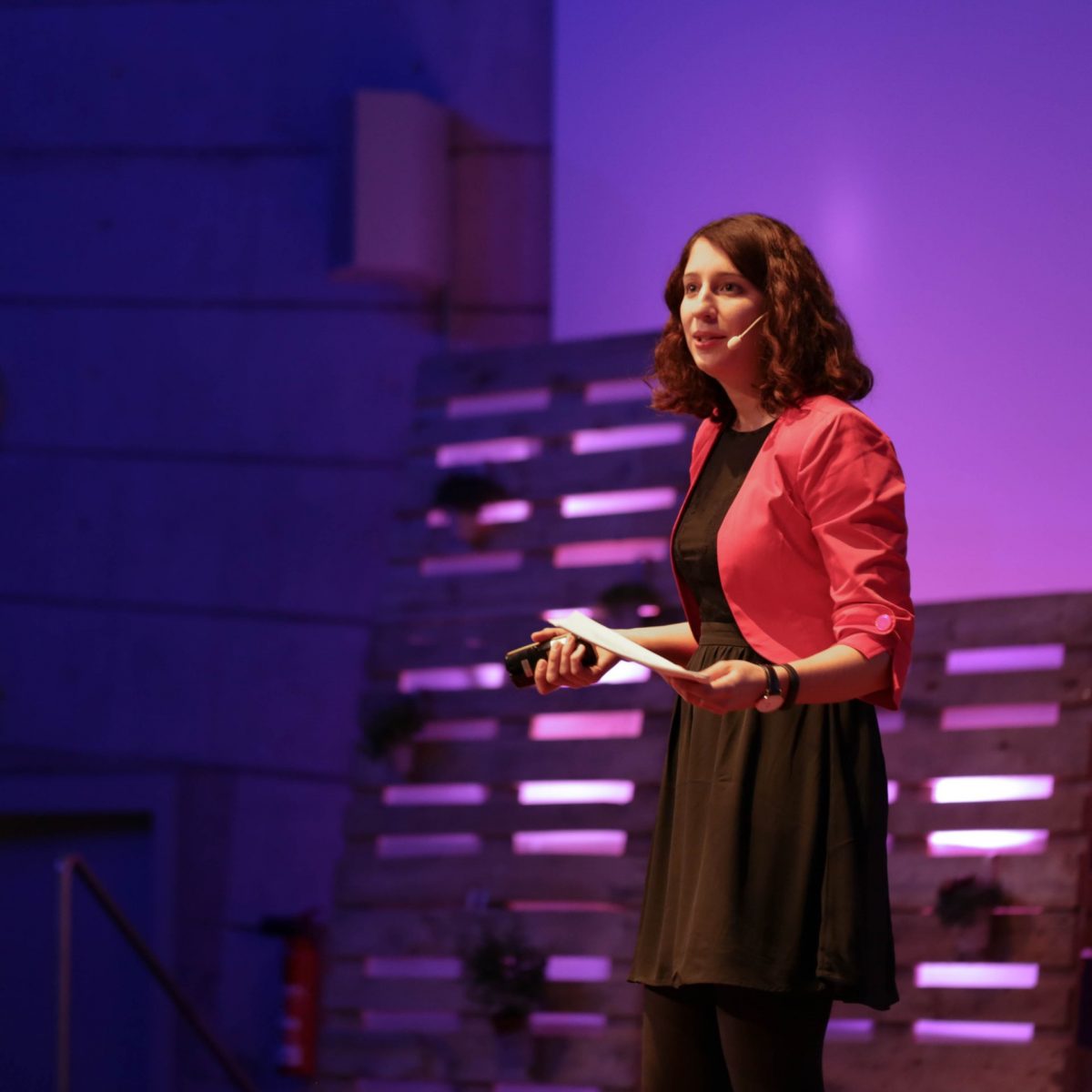 TUM alumna and TEDxTUM organizer Dora Dzvonyar.