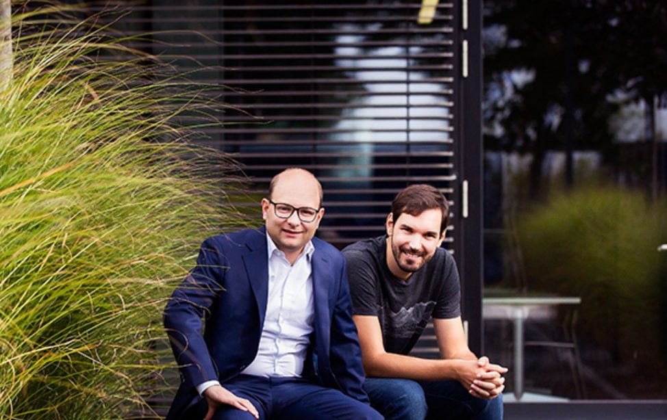 Porträt der TUM Alumni Bastian Nominacher und Martin Klenk.