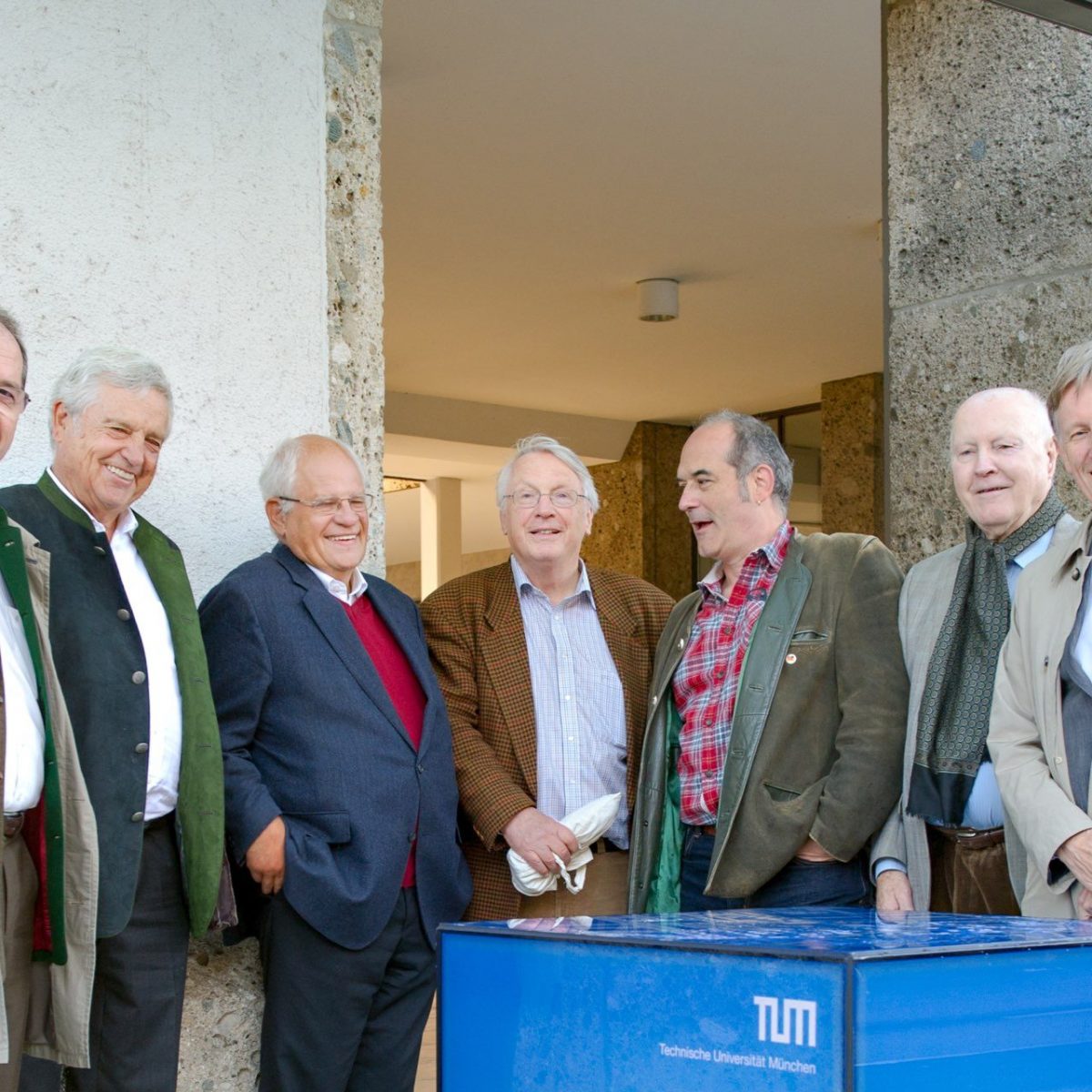 EoE Prof. Dr. Jörg Eberspächer, EoE Prof. Dr. Georg Färber, EoE Prof. Dr. Joachim Hagenauer, EoE Prof. Dr. Manfred Kleber, Full Professor Prof. Dr. Klaus Diepold, EoE Prof. Dr. Erich Sackmann, EoE Prof. Dr. Michael Molls .