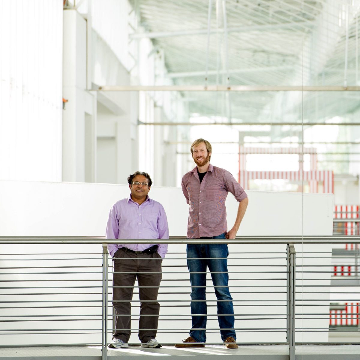 TUM Ambassador Amaresh Chakrabarti and TUM Alumnus Paul Bockelmann.