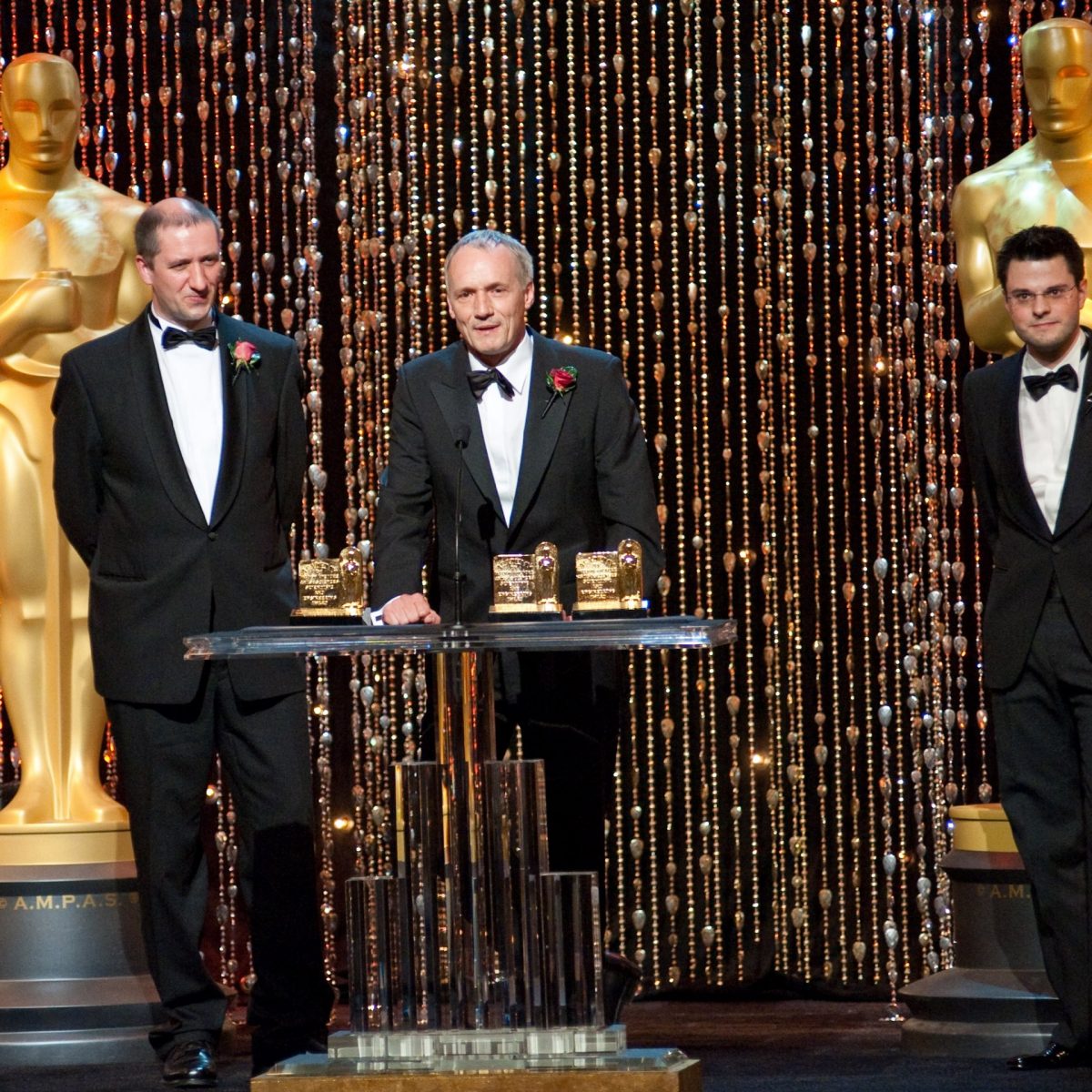 Prof. Dr. Reimar Lenz, Michael Cieslinski (links) und Bernd Brauner (rechts) bei der Verleihung des Filmtechnik-Oscars 2010