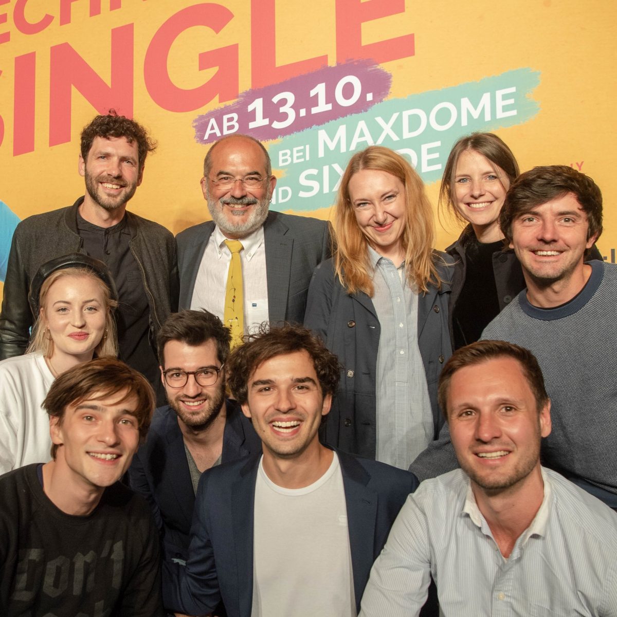 TUM Alumnus Klaus Diepold mit Produktionsteam der Webserie „Technically Single“.