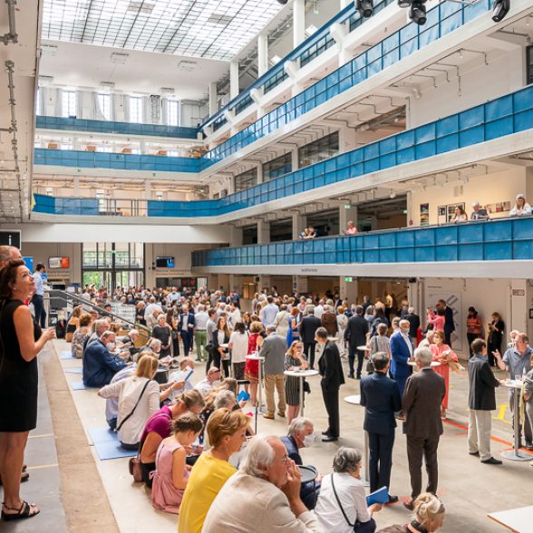 Foyer der Isarphilharmonie kurz vor dem Vivat TUM Sommerkonzert 2022