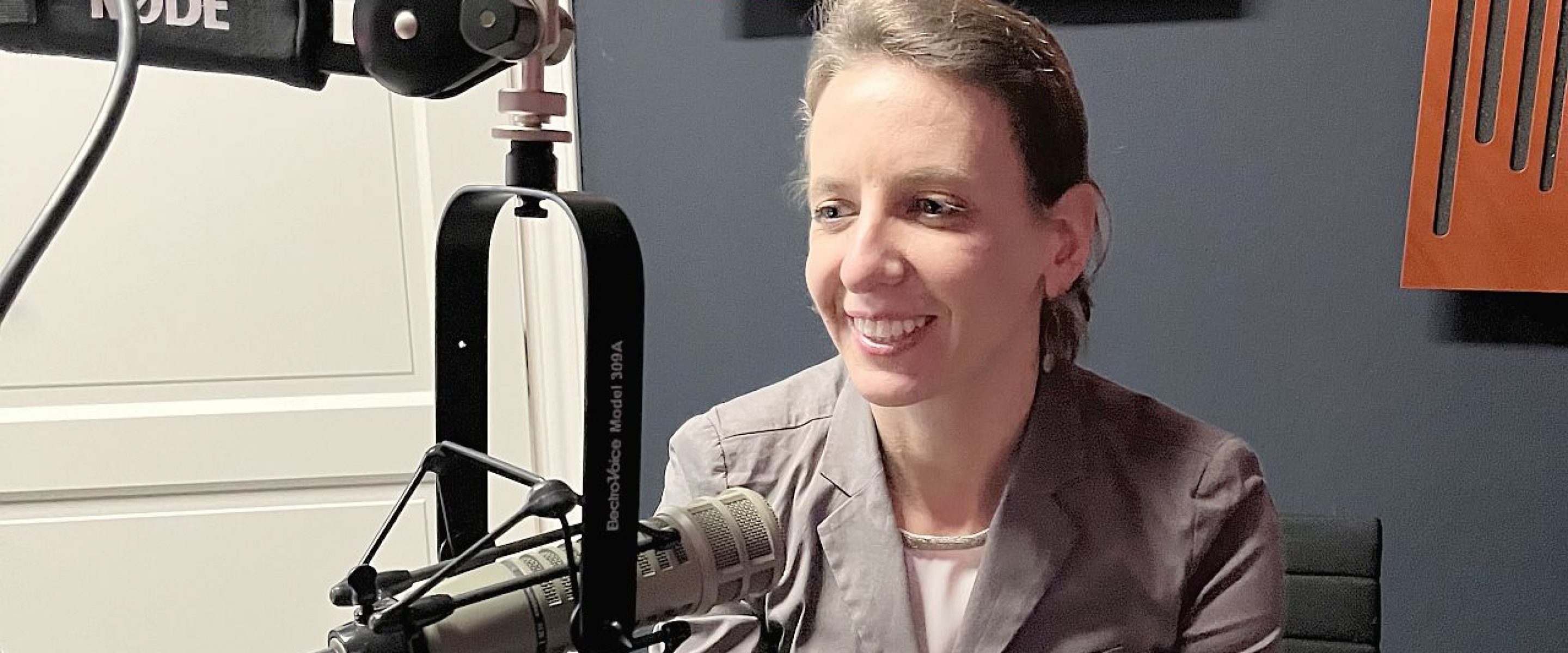 Viktoria Leonhard im Podcast-Studio