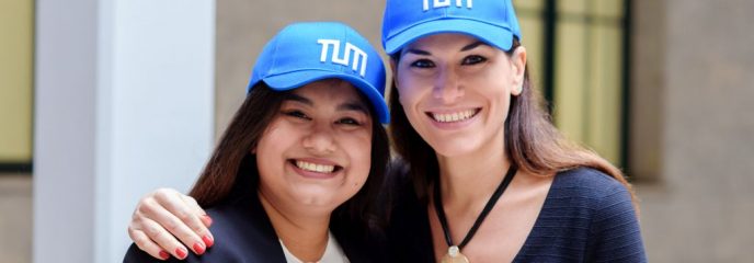 TUM Alumna und Mentorin Tsvetana Marinova und TUM Alumna und Mentee Samiddha Mukherjee (v.r.n.l.).