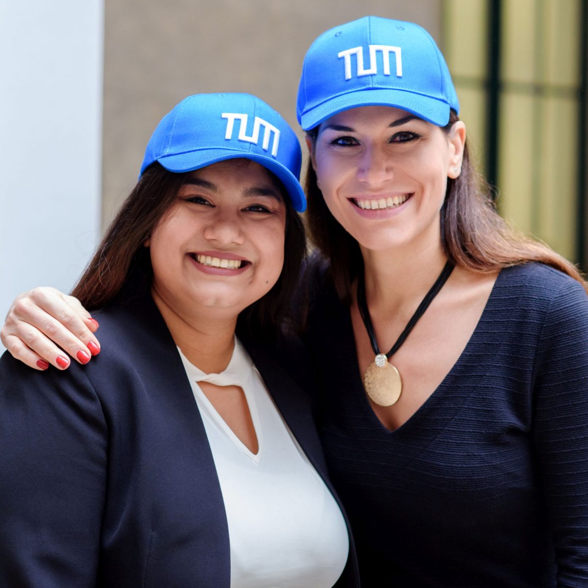 TUM Alumna und Mentorin Tsvetana Marinova und TUM Alumna und Mentee Samiddha Mukherjee (v.r.n.l.).