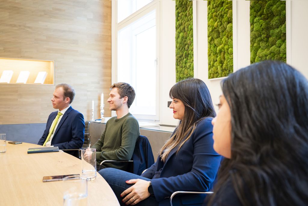 Turmushga chiqqan ayolni it uslubi holatiga qoying Porno filmdagi braziliyalik BBWs