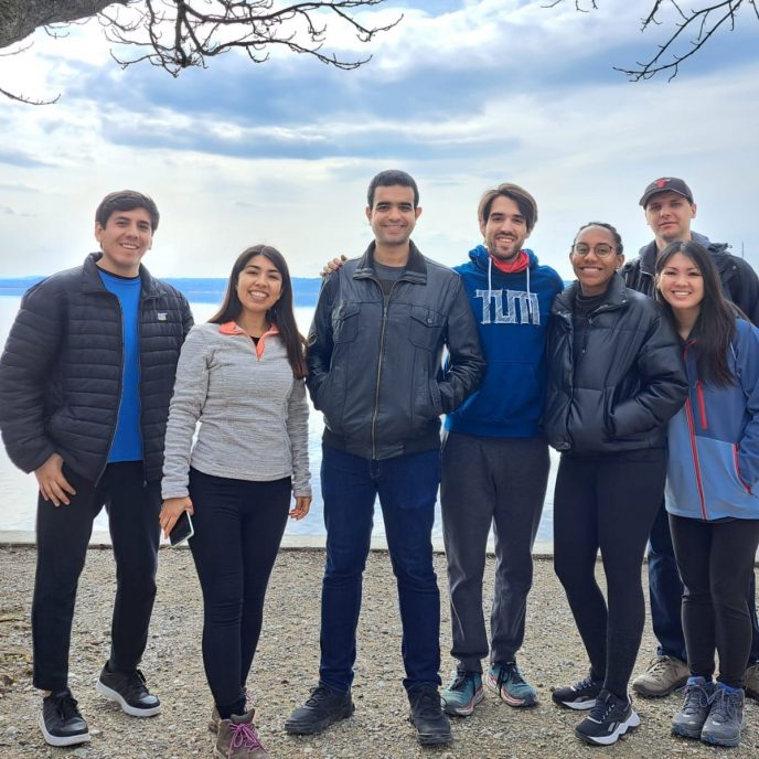 Ein wunderschönes Foto der Teilnehmer*innen der "3-Seen Tour: Starnberger See – Maisinger See – Ammersee“.