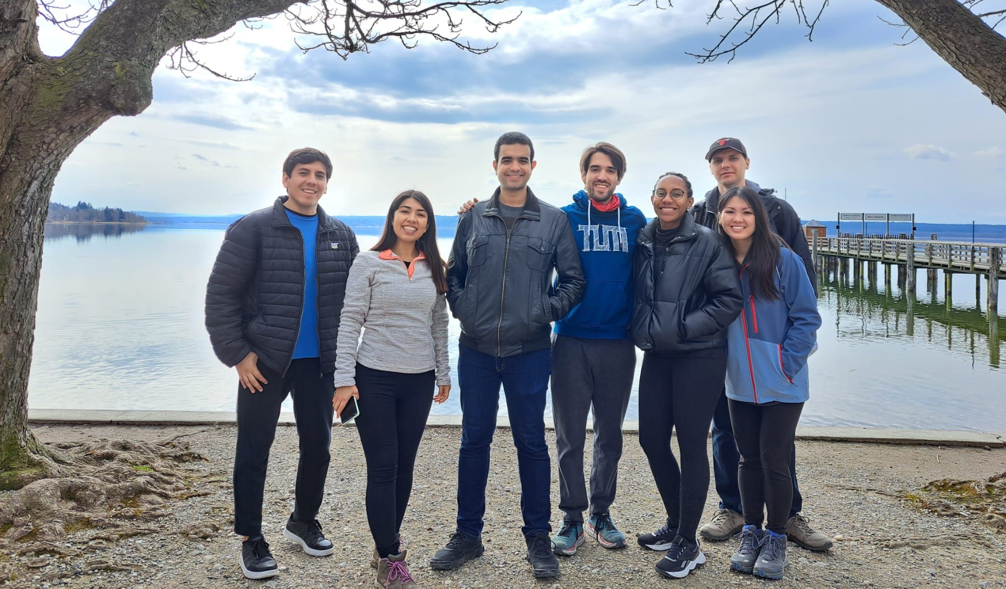 Ein wunderschönes Foto der Teilnehmer*innen der "3-Seen Tour: Starnberger See – Maisinger See – Ammersee“.