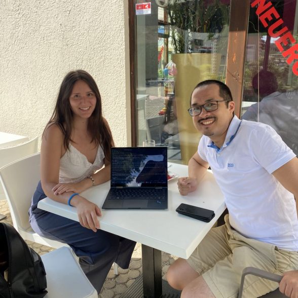 Alumnus Dr. Matthias Mechelke and student Evangelina Valavani