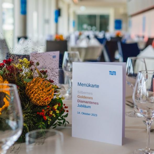 Festlich gedeckte Tische für das President´s Alumni Dinner an den Jubiläumsfeiern.