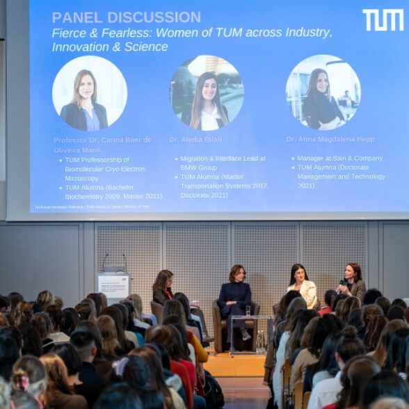 Der 15. Women of TUM Talks 2025 unter dem Motto 'Fierce and Fearless' bringt Studentinnen, Alumnae, Wissenschaftlerinen und Mitarbeiterinnen zu einem inspirierenden Event zusammen. Auf dem Podium saßen TUM Professorin Dr. Carina Baer de Oliveira Mann; TUM Alumna Dr. Aledia Bilali; TUM Alumna Dr. Anna Magdalena Hepp; Moderation Jamie Graefe (TUM Global&Alumni Office); Begruessung durch TUM VP Prof. Claudia Peus (Online) und TUM Frauenbeauftragte Dr. Daniela Schwarz. Die Veranstaltung fand am 09.04.2025 im Oskar-von-Miller Forum Muenchen statt.