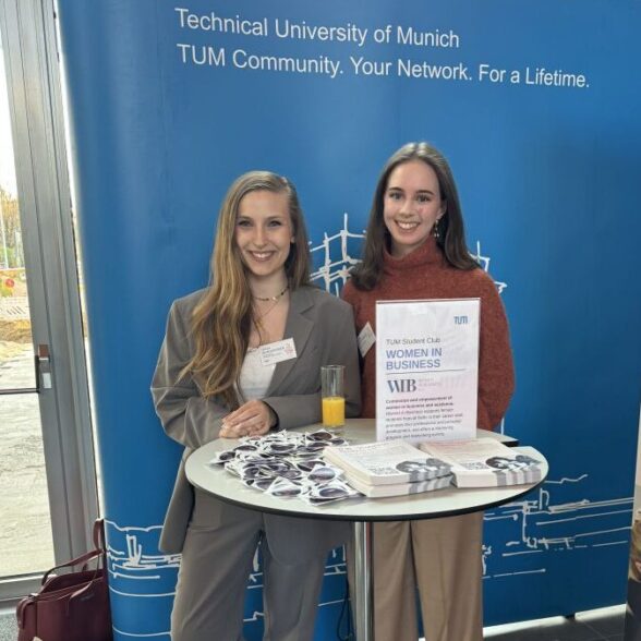 Student Club Women in Business e.V. beim Women of TUM Talk 2025