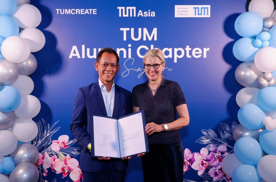 Thai-Lai Pham with Juliane Winkelmann.