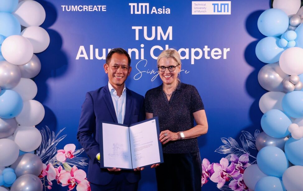 Thai-Lai Pham with Juliane Winkelmann.